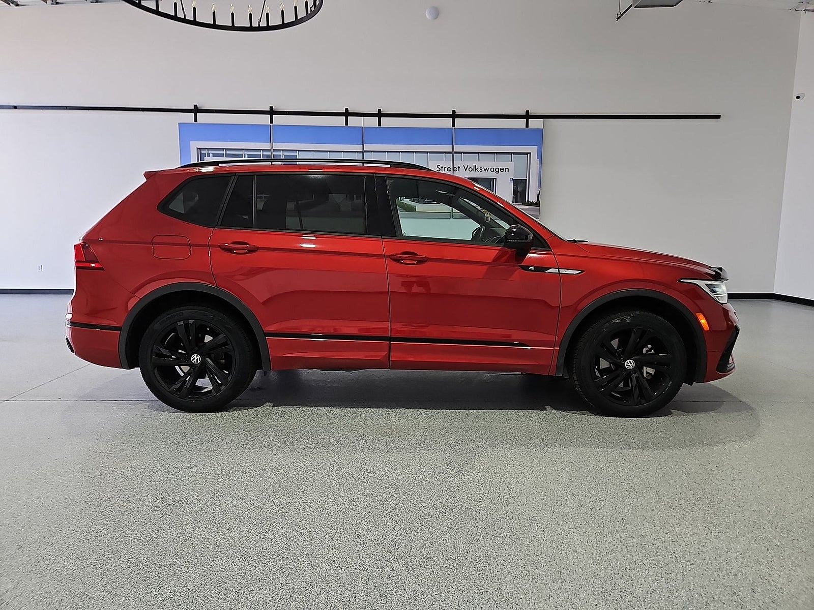 2024 Volkswagen Tiguan 2.0T SE R-Line Black