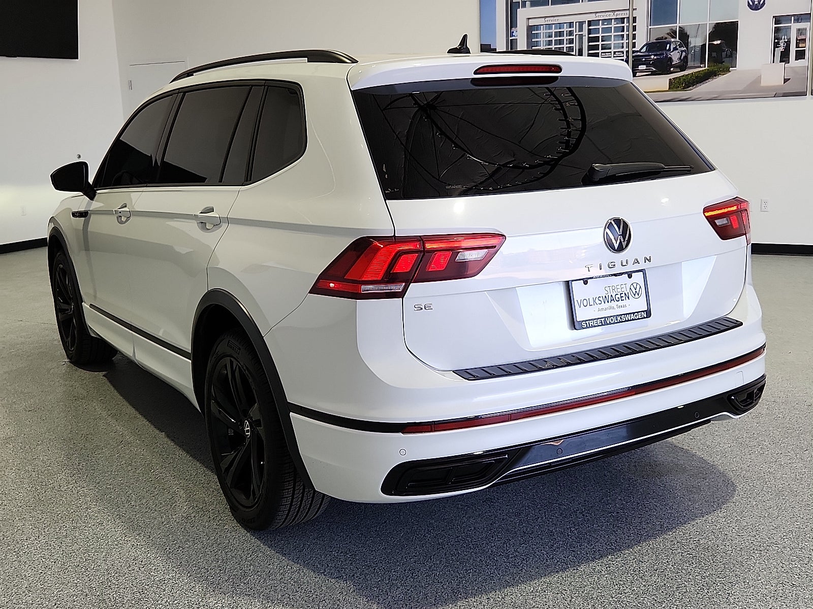 2023 Volkswagen Tiguan 2.0T SE R-Line Black