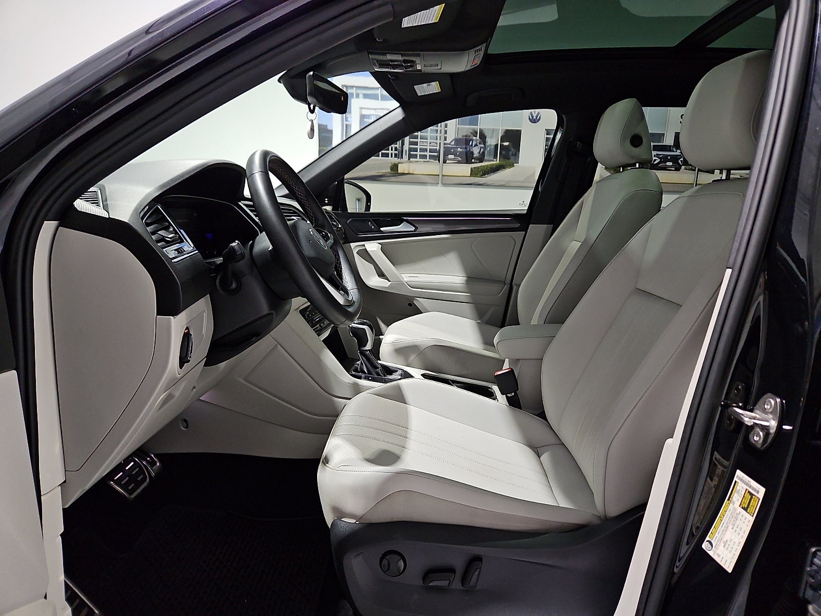 2023 Volkswagen Tiguan 2.0T SE R-Line Black