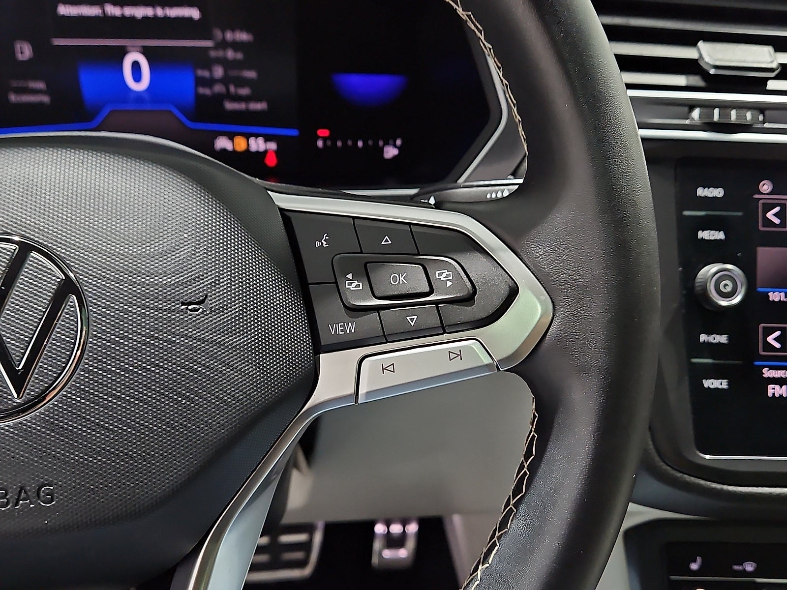 2023 Volkswagen Tiguan 2.0T SE R-Line Black