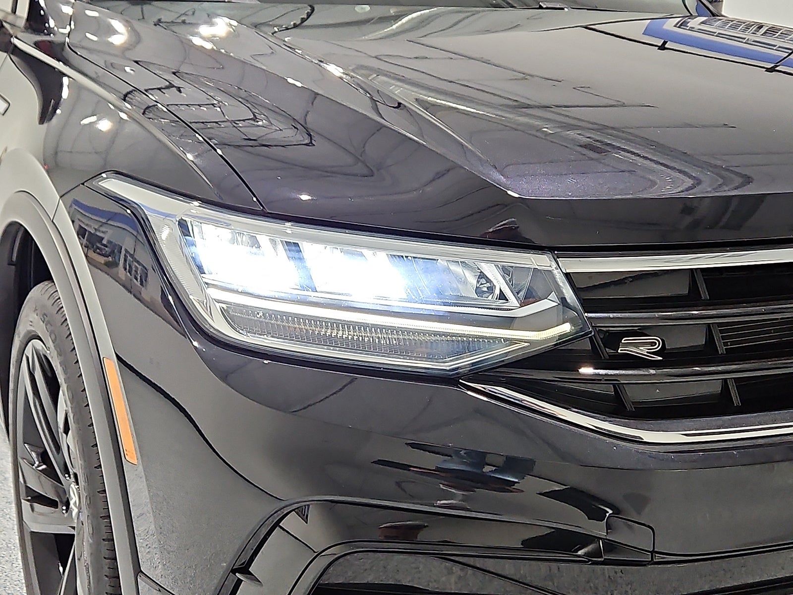 2023 Volkswagen Tiguan 2.0T SE R-Line Black