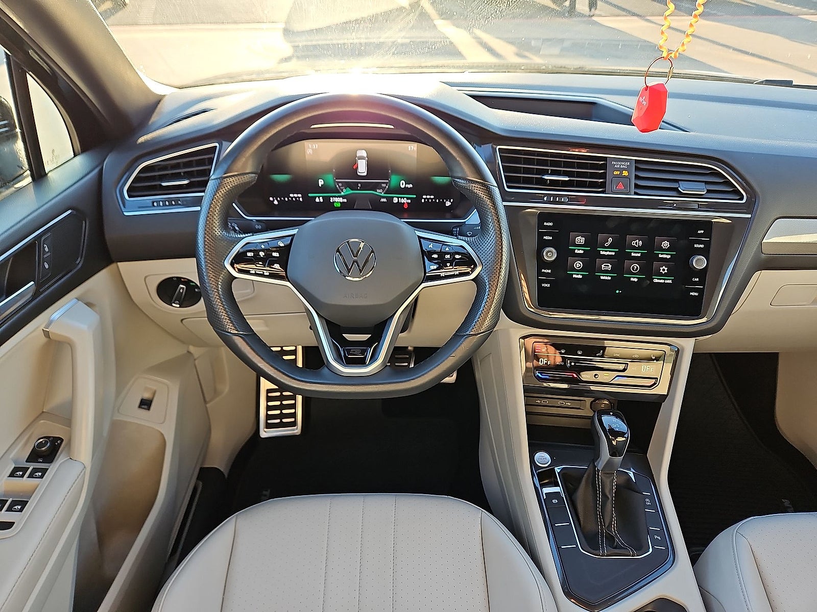 2024 Volkswagen Tiguan 2.0T SE R-Line Black