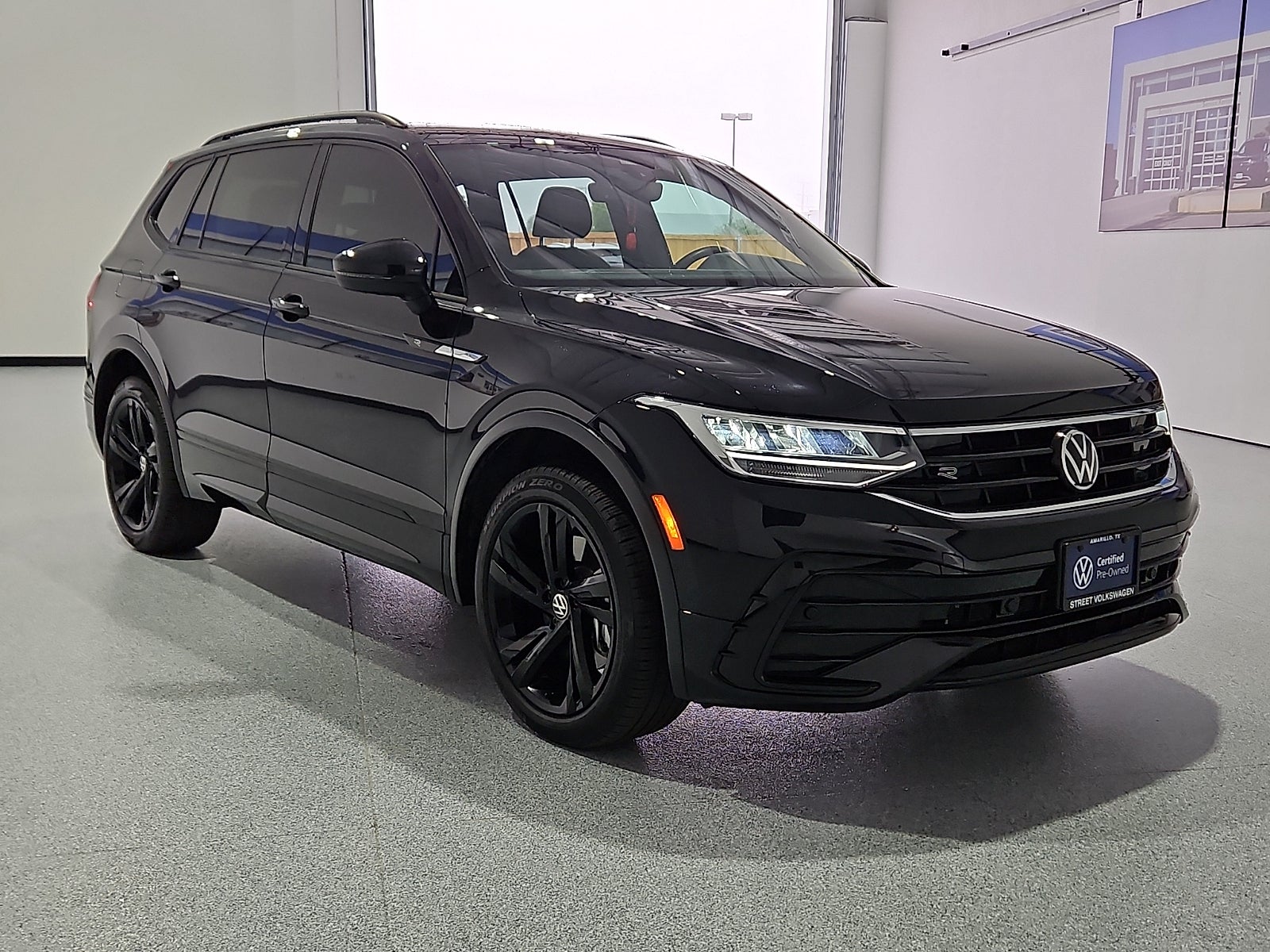 2024 Volkswagen Tiguan 2.0T SE R-Line Black