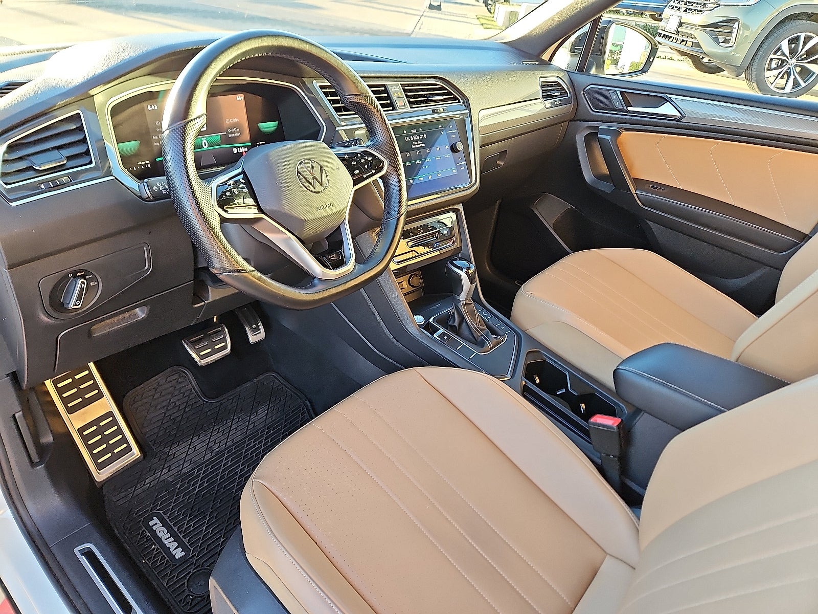 2022 Volkswagen Tiguan 2.0T SE R-Line Black