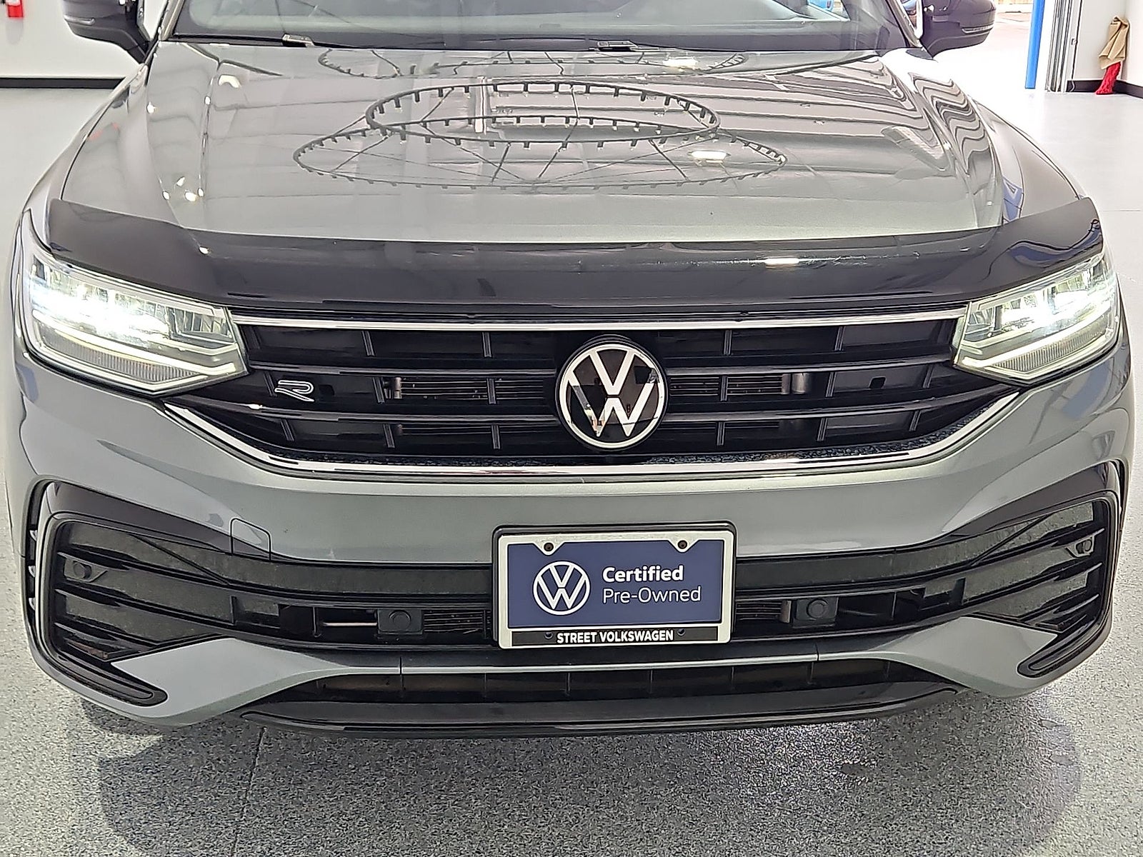 2023 Volkswagen Tiguan 2.0T SE R-Line Black