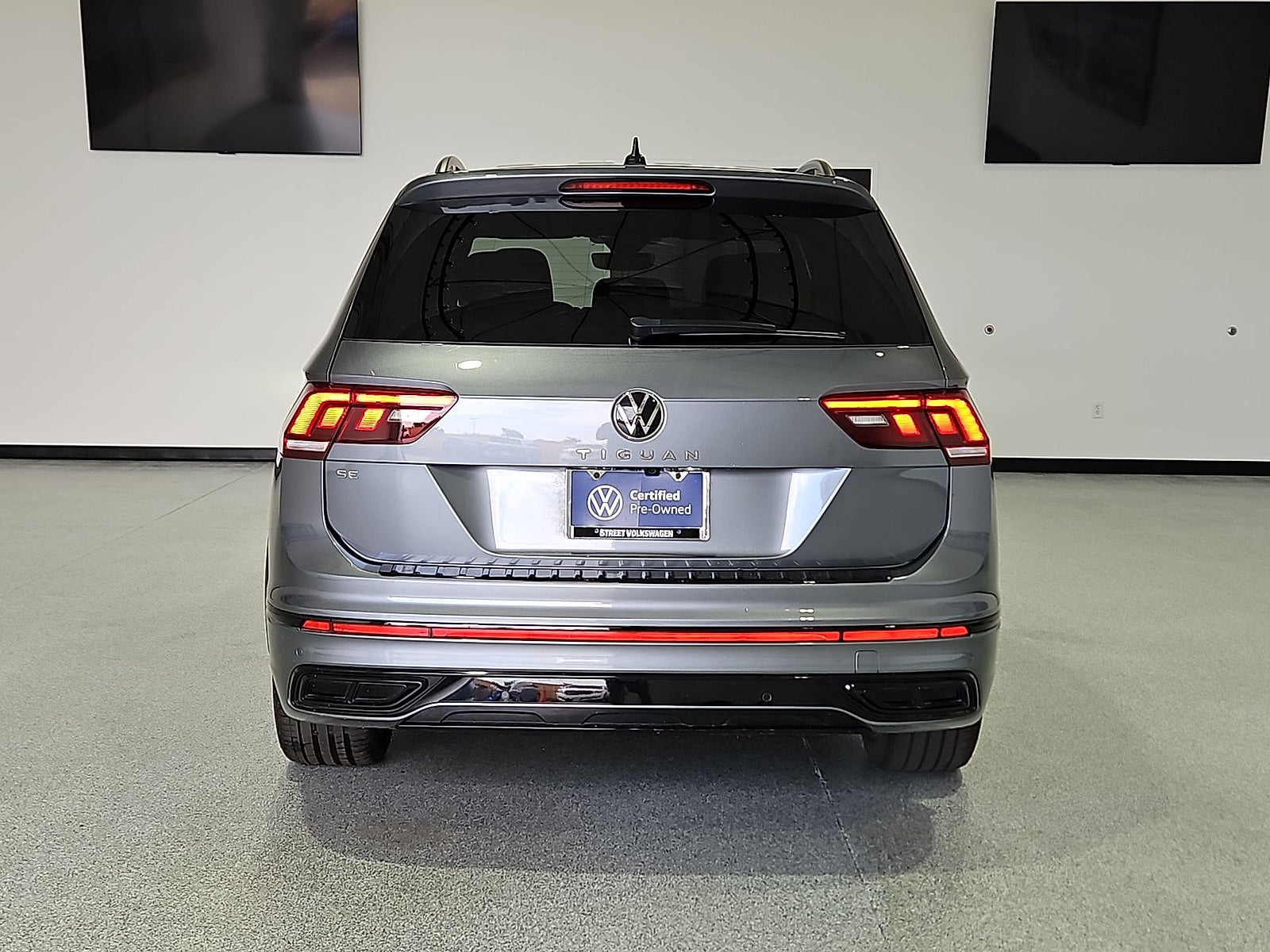 2023 Volkswagen Tiguan 2.0T SE R-Line Black