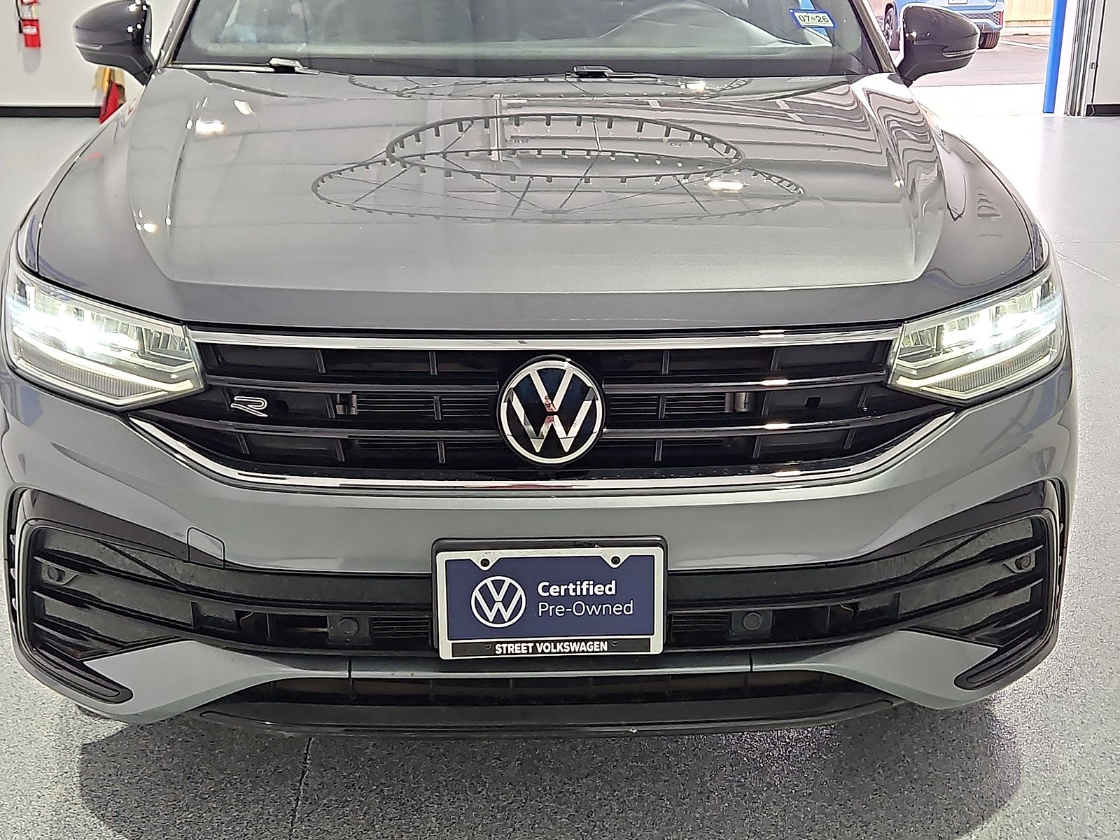 2023 Volkswagen Tiguan 2.0T SE R-Line Black