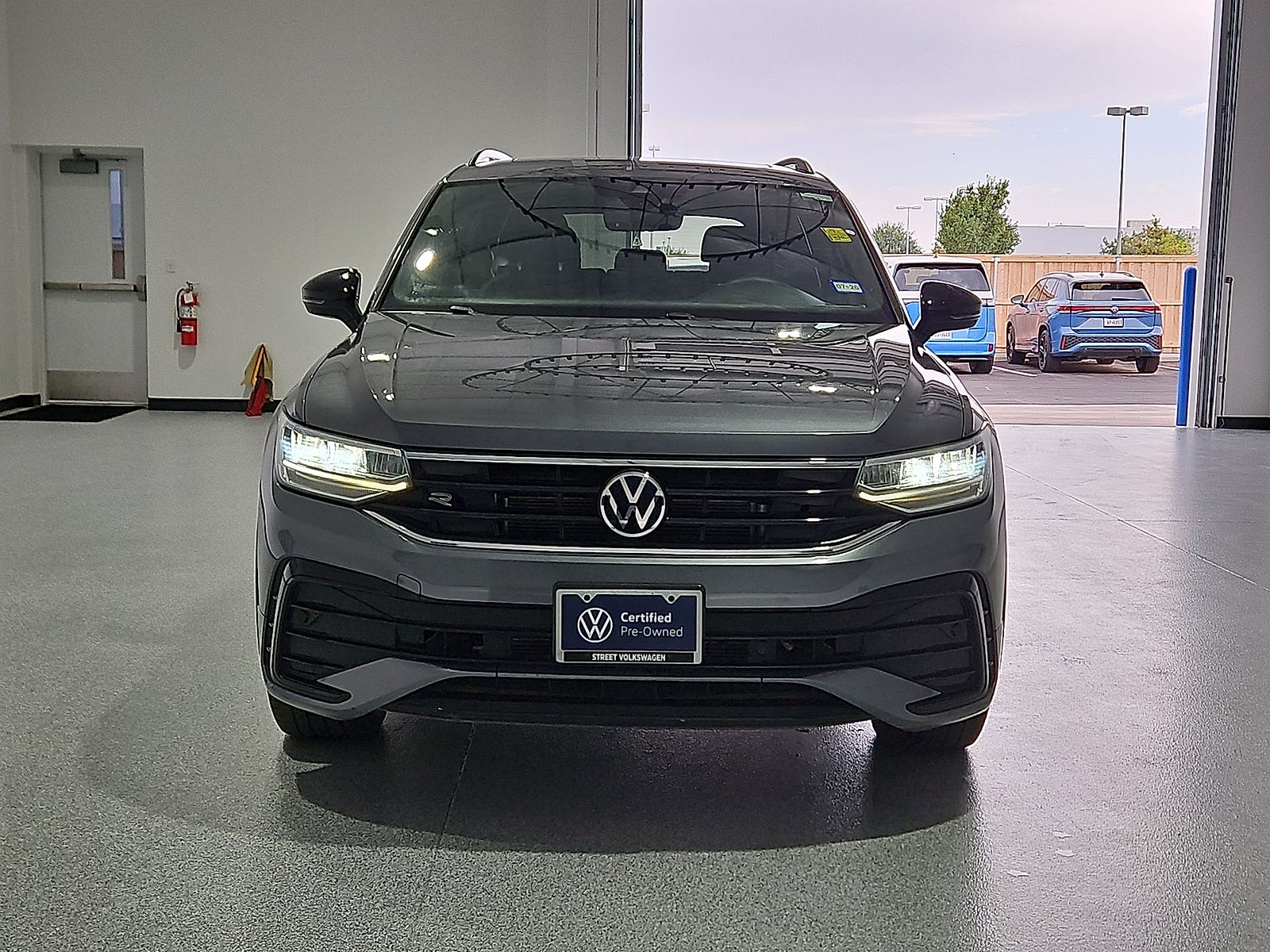 2023 Volkswagen Tiguan 2.0T SE R-Line Black