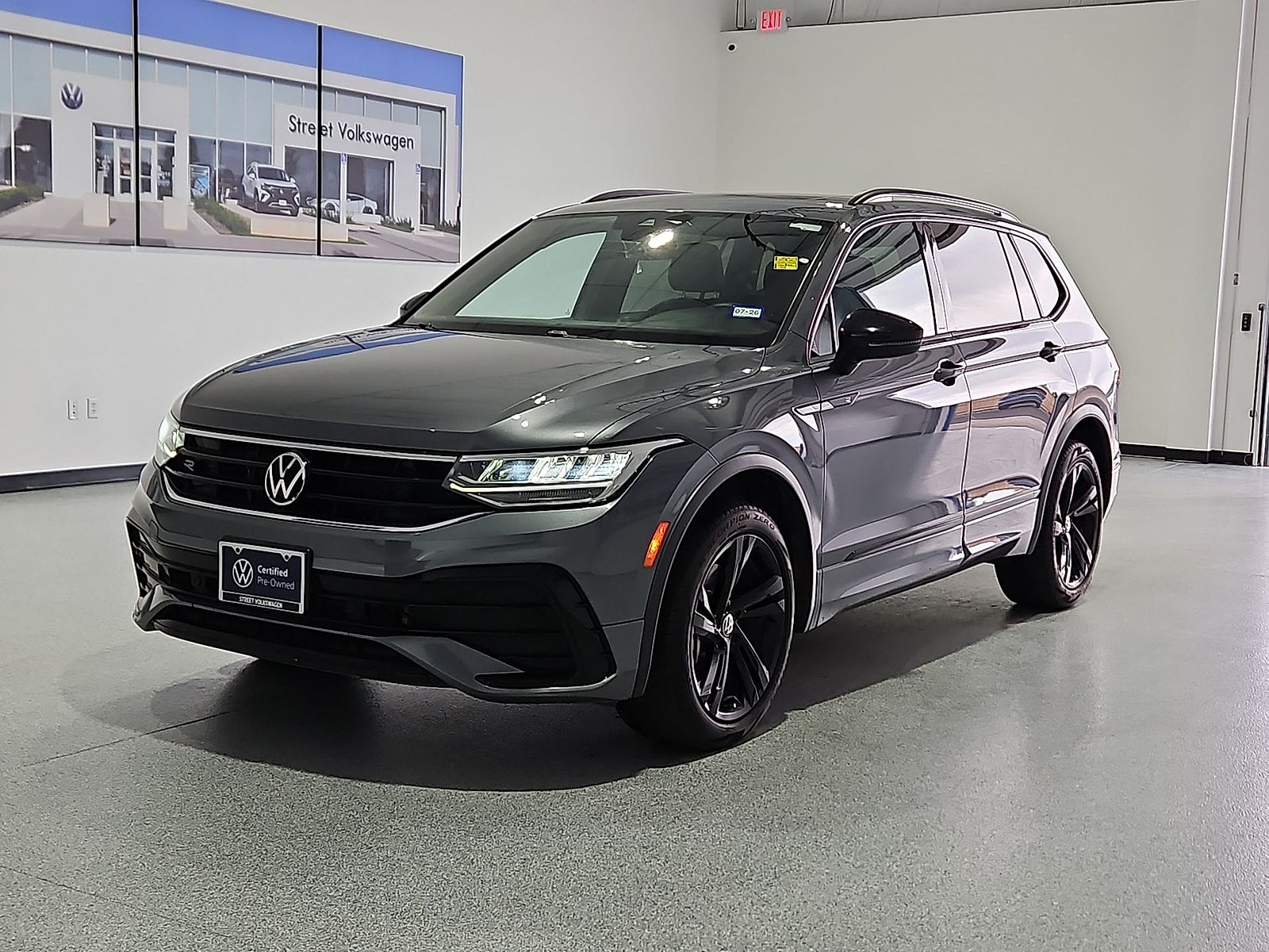 2023 Volkswagen Tiguan 2.0T SE R-Line Black