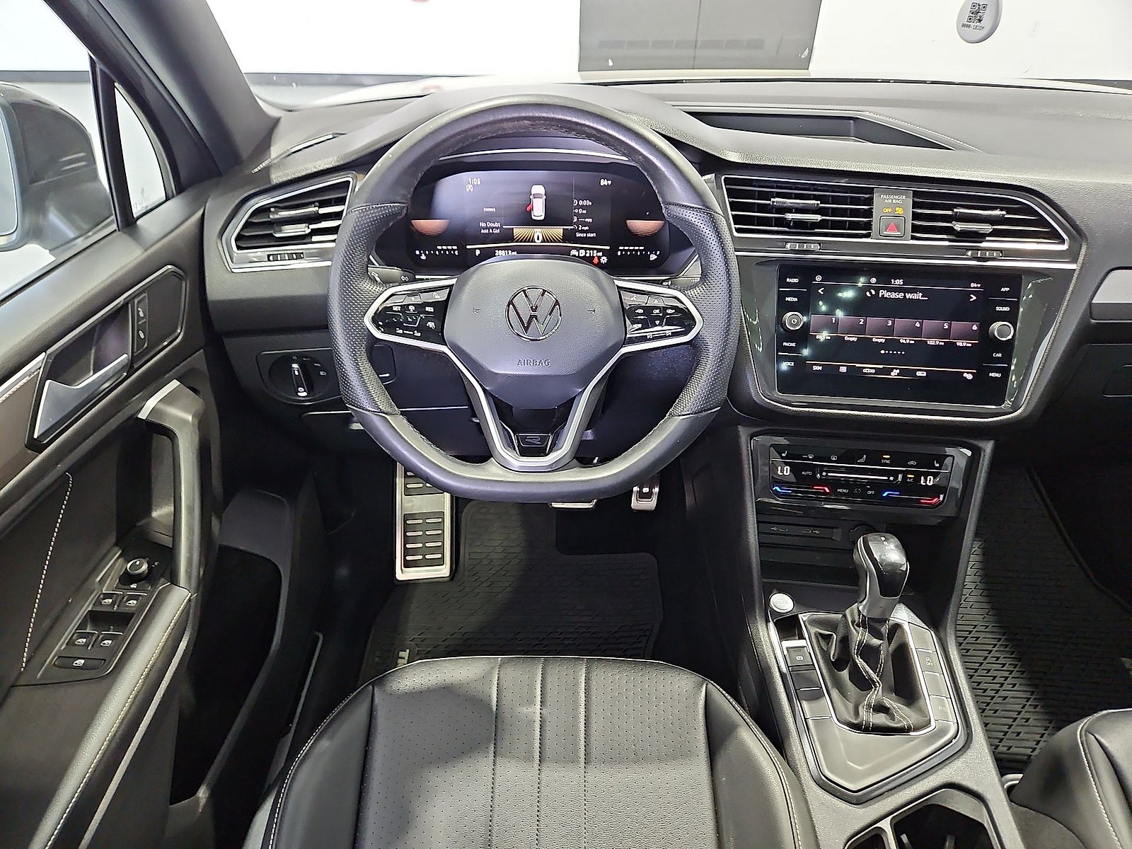 2023 Volkswagen Tiguan 2.0T SE R-Line Black
