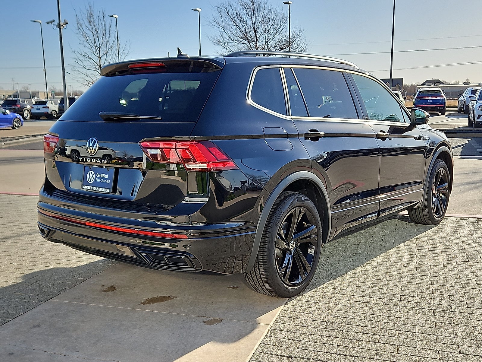 2023 Volkswagen Tiguan 2.0T SE R-Line Black