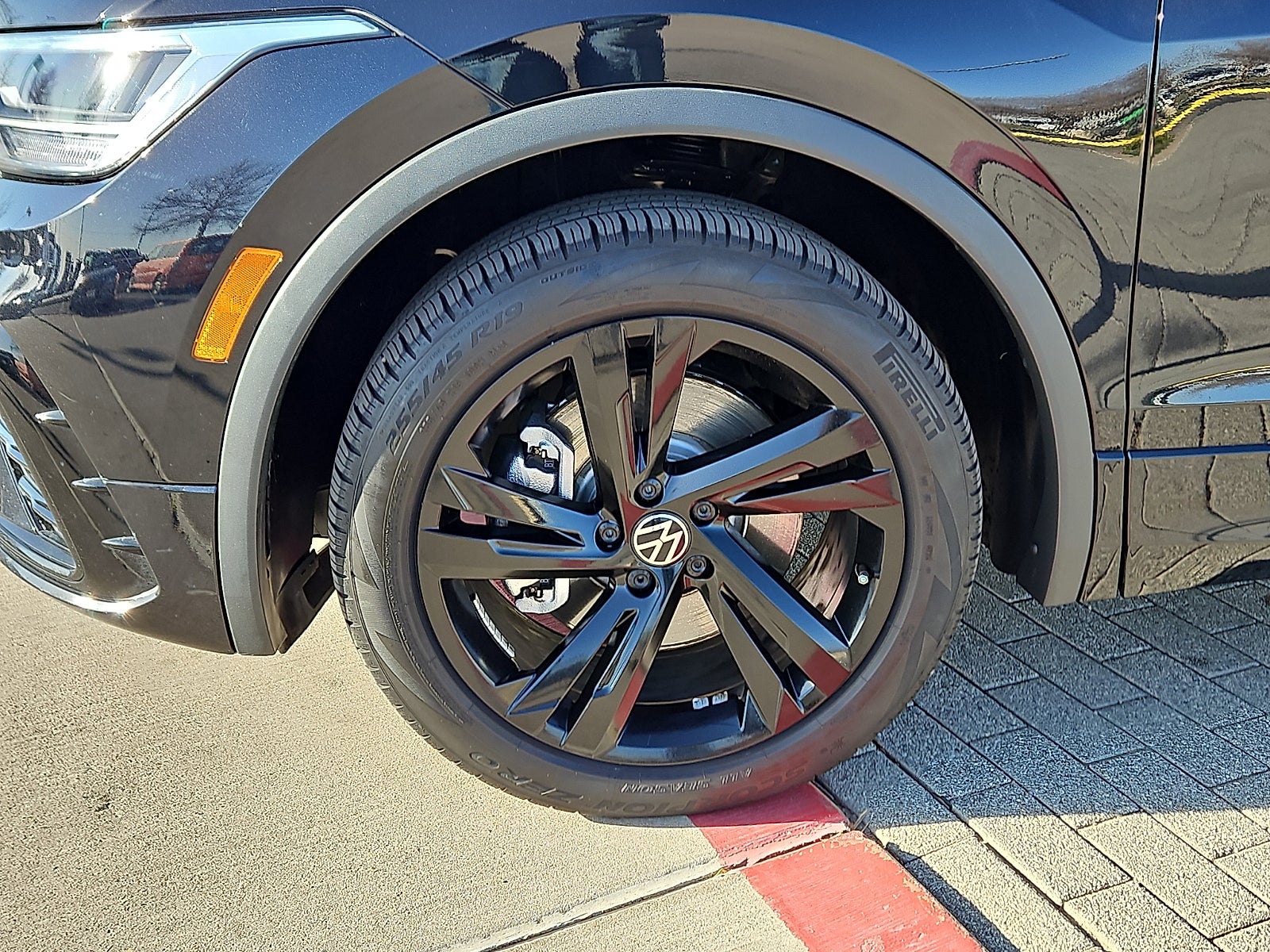 2023 Volkswagen Tiguan 2.0T SE R-Line Black