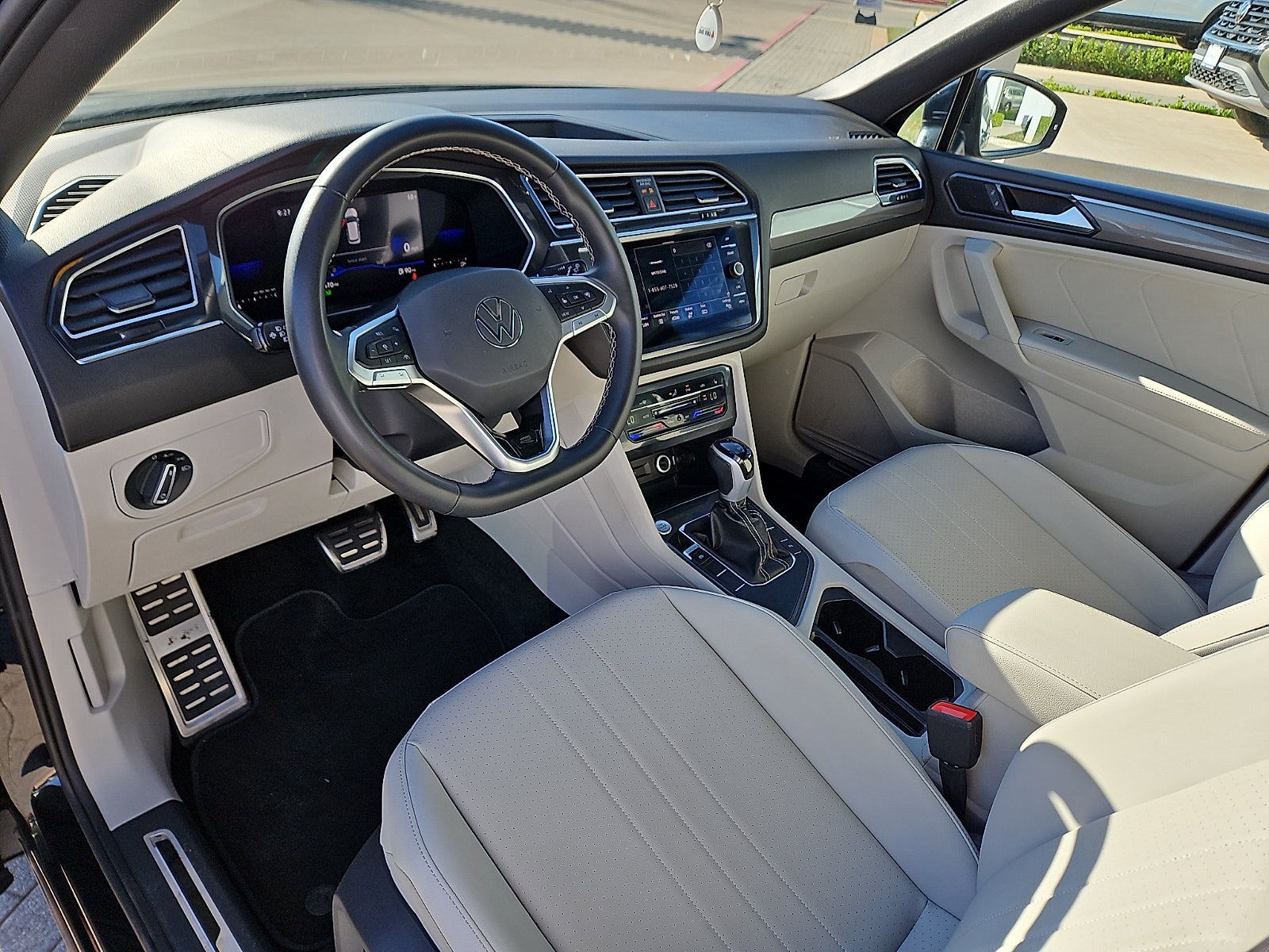 2023 Volkswagen Tiguan 2.0T SE R-Line Black