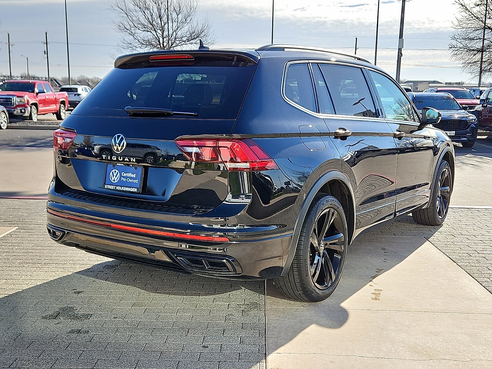 2023 Volkswagen Tiguan 2.0T SE R-Line Black