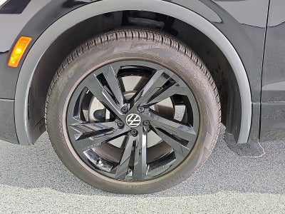 2024 Volkswagen Tiguan 2.0T SE R-Line Black