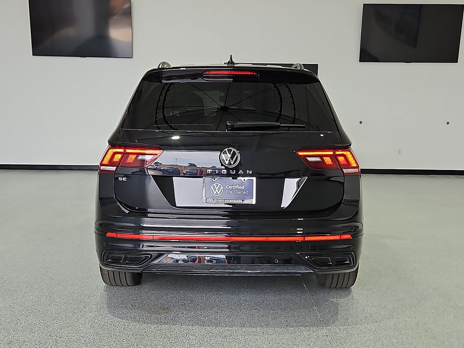 2024 Volkswagen Tiguan 2.0T SE R-Line Black