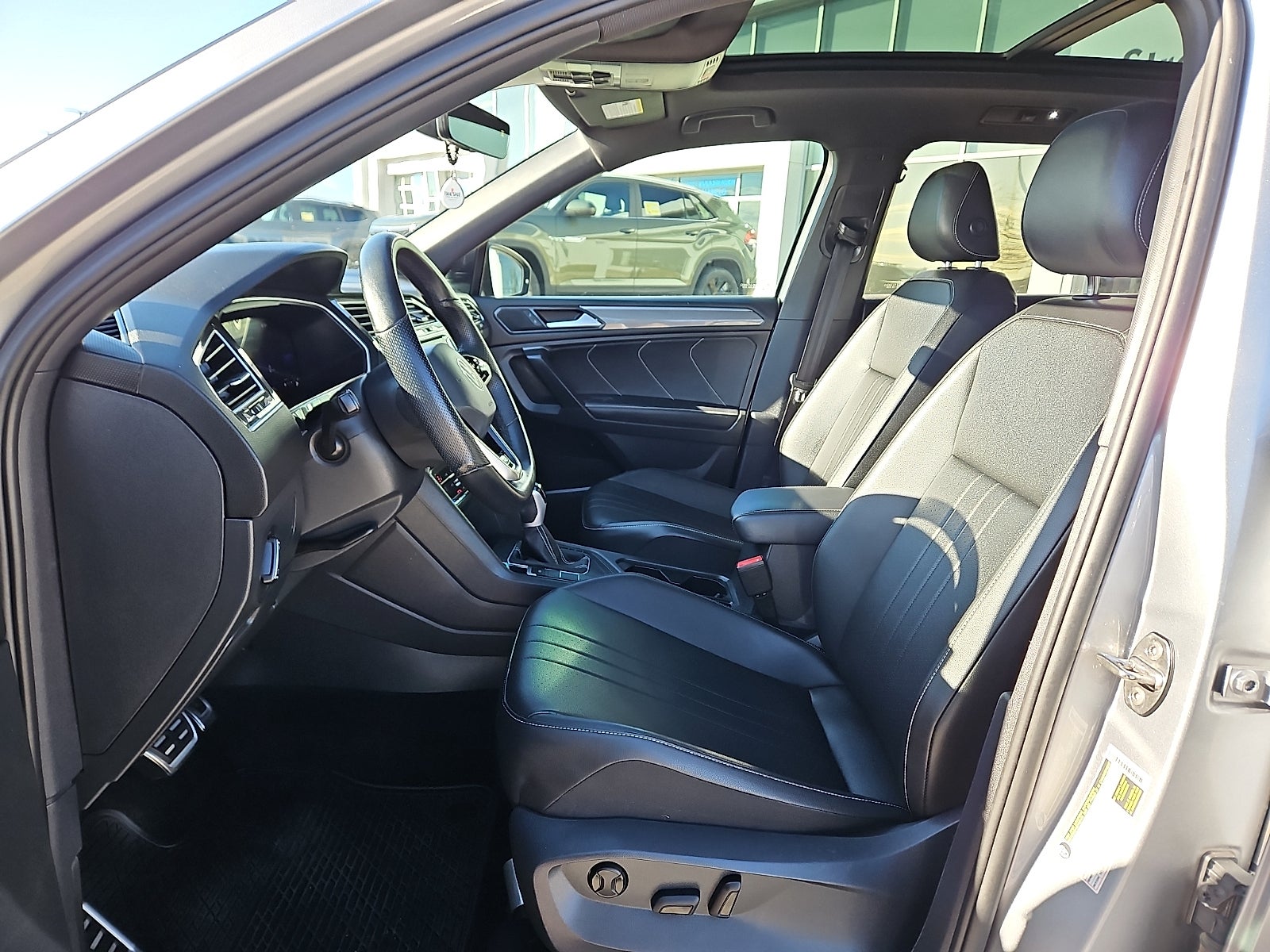 2023 Volkswagen Tiguan 2.0T SE R-Line Black