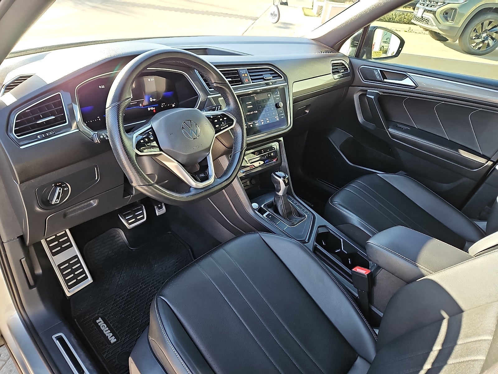 2023 Volkswagen Tiguan 2.0T SE R-Line Black