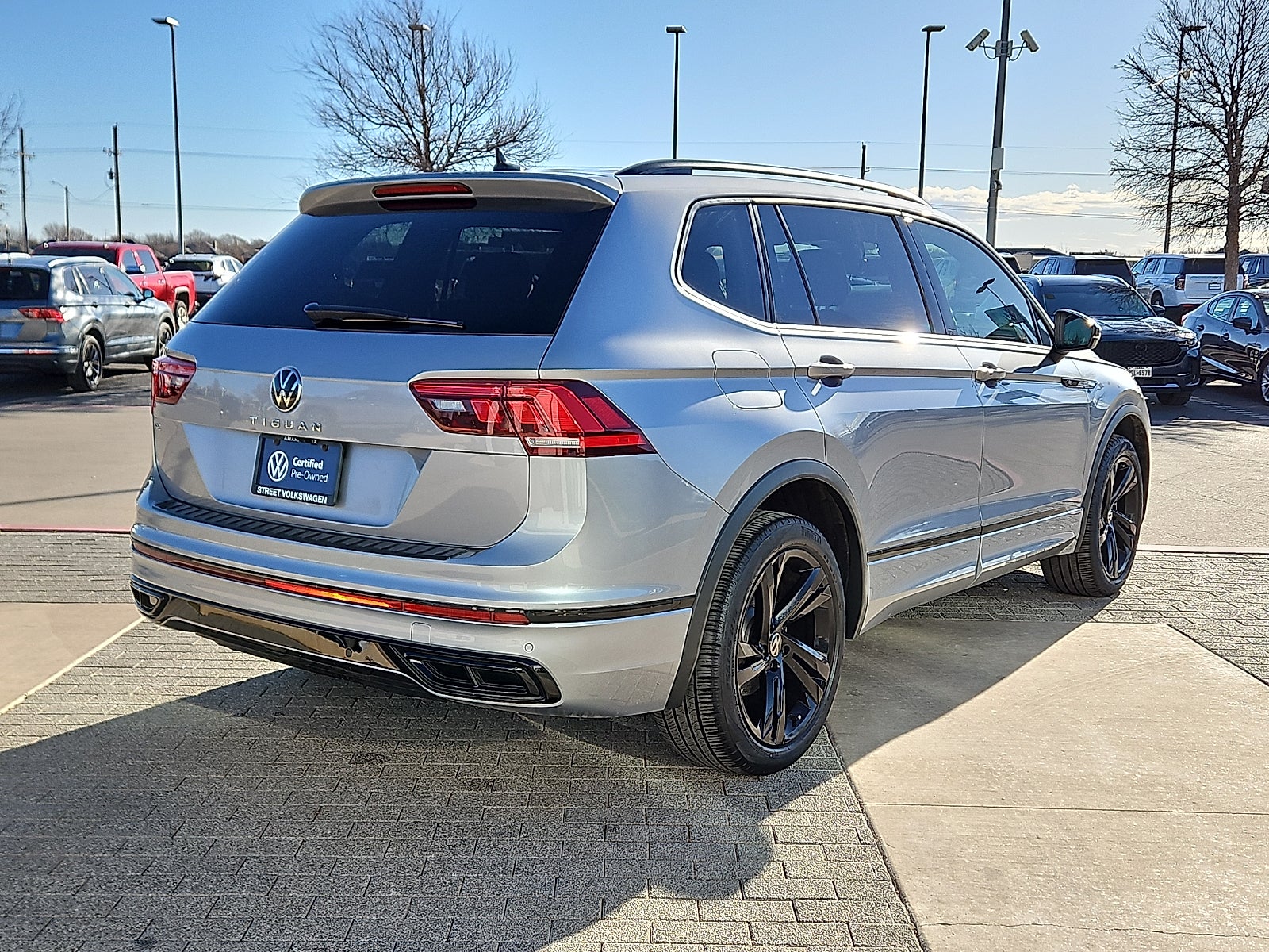 2023 Volkswagen Tiguan 2.0T SE R-Line Black