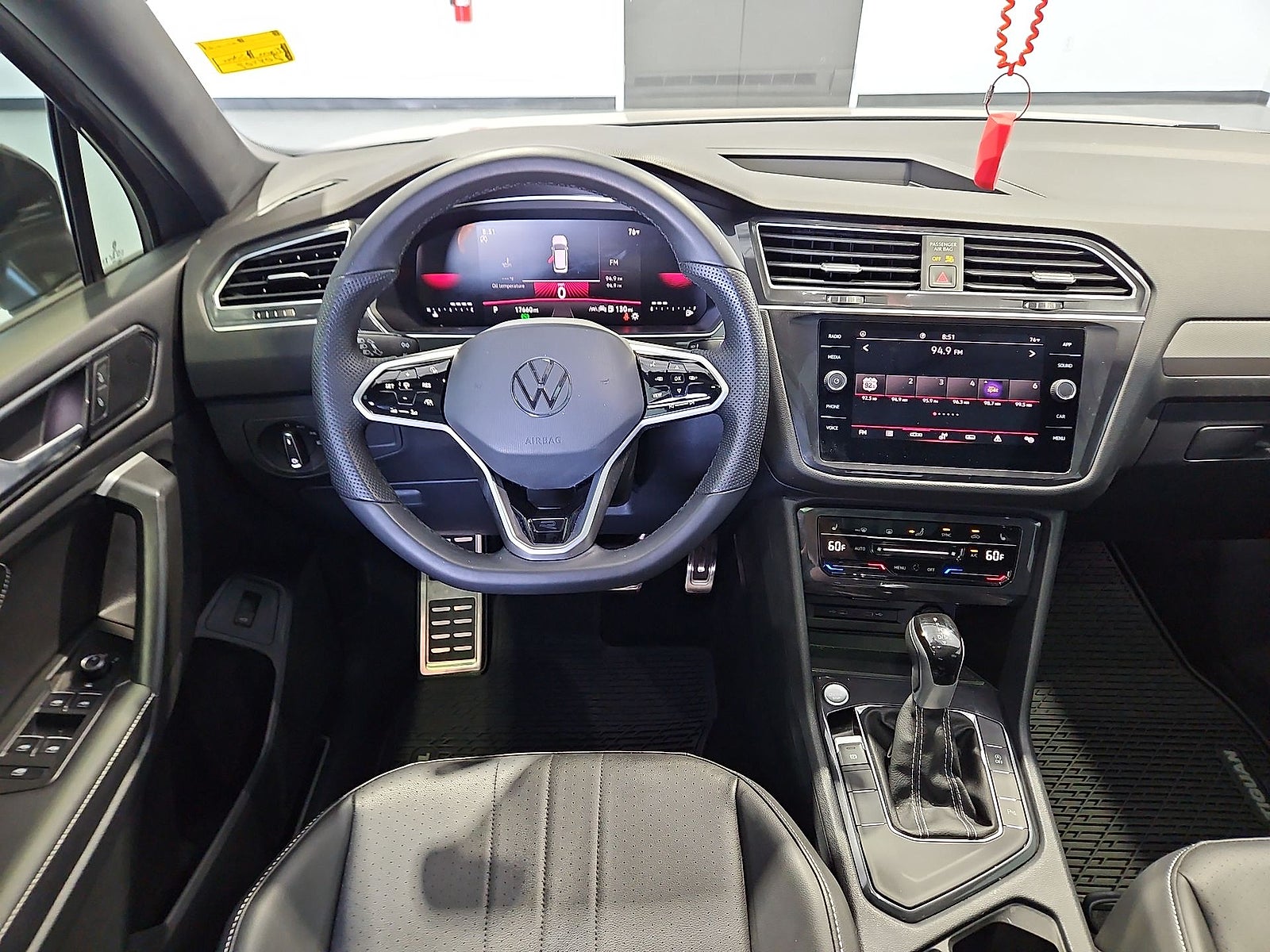 2024 Volkswagen Tiguan 2.0T SE R-Line Black