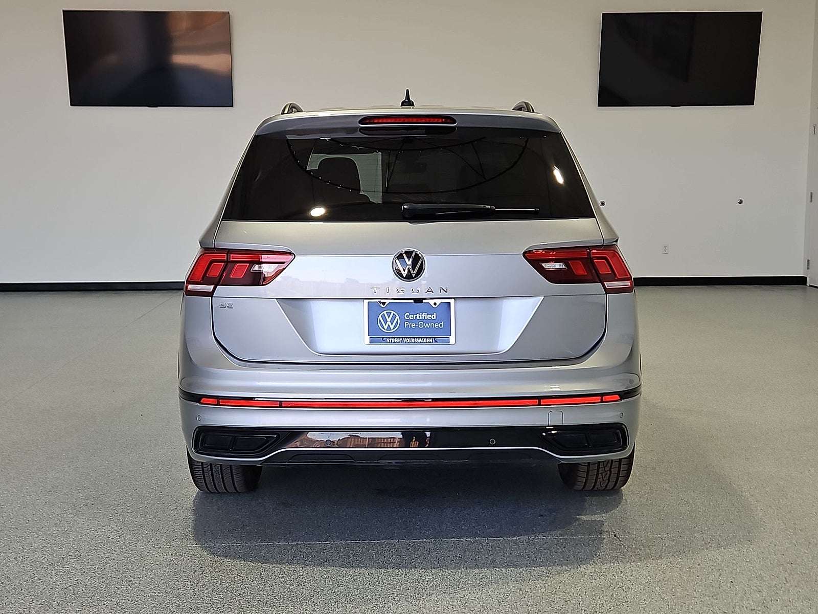 2024 Volkswagen Tiguan 2.0T SE R-Line Black