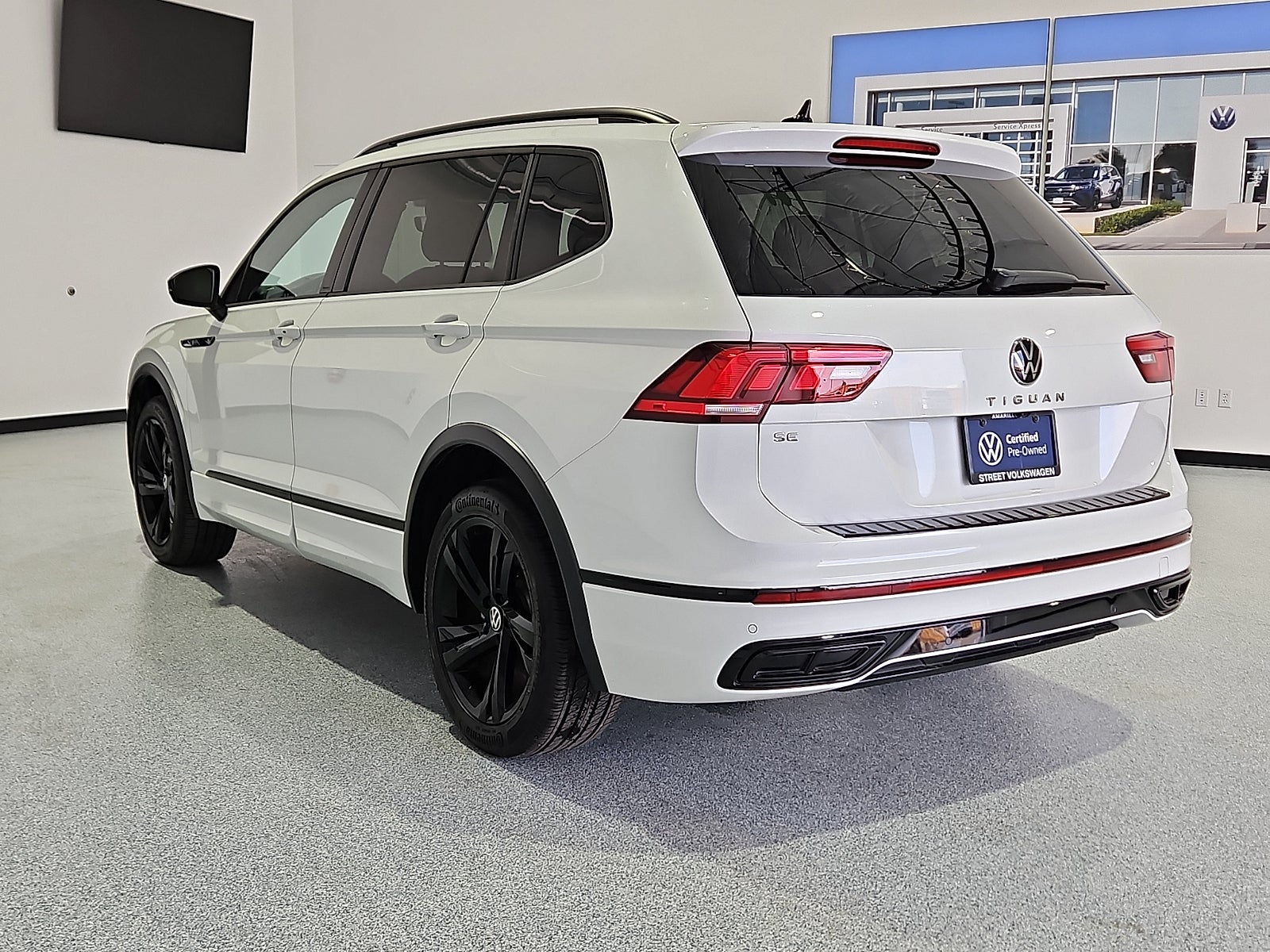 2023 Volkswagen Tiguan 2.0T SE R-Line Black