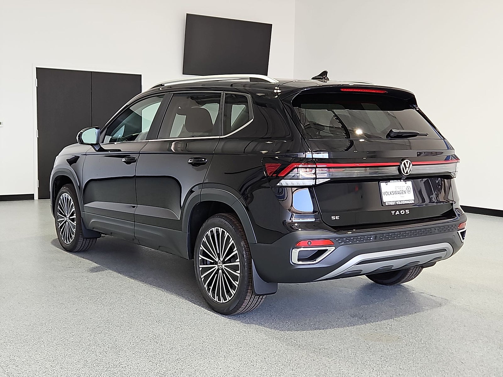 2026 Volkswagen Taos SE