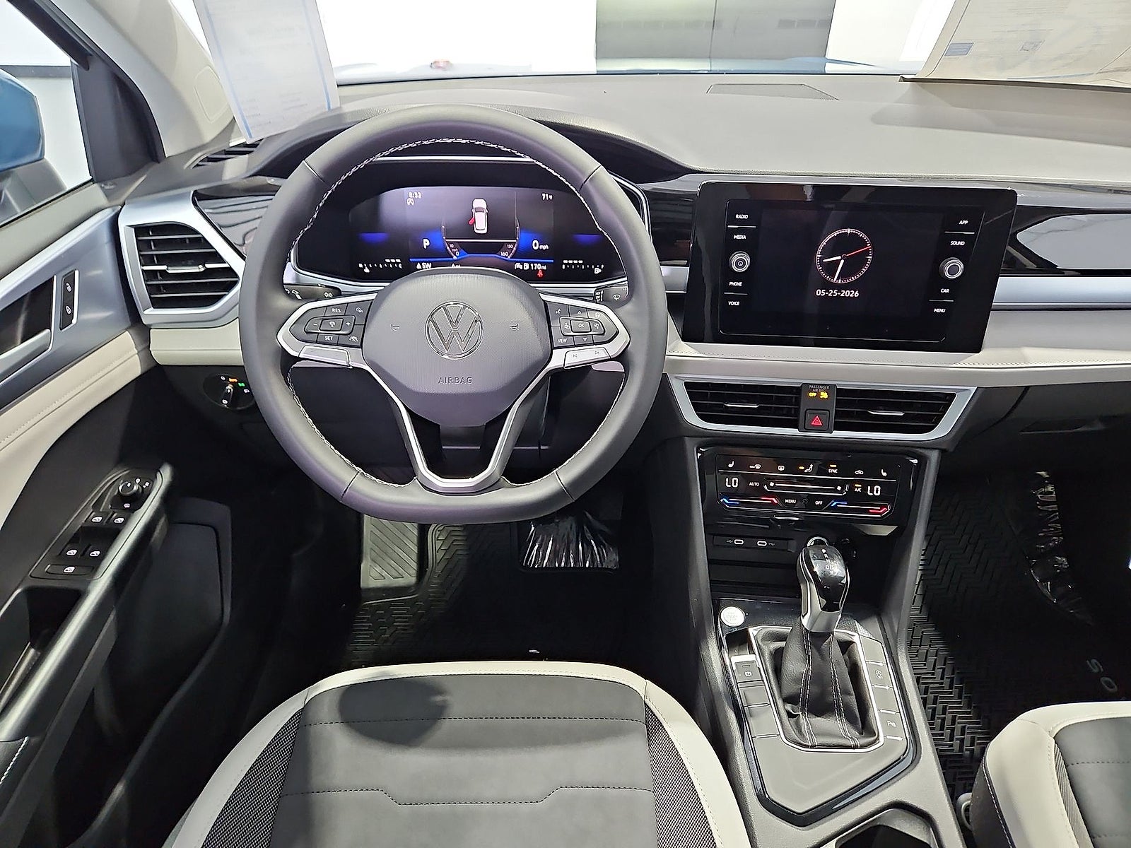 2026 Volkswagen Taos SE
