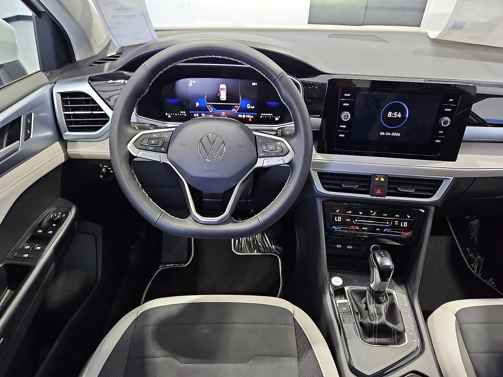 2026 Volkswagen Taos SE