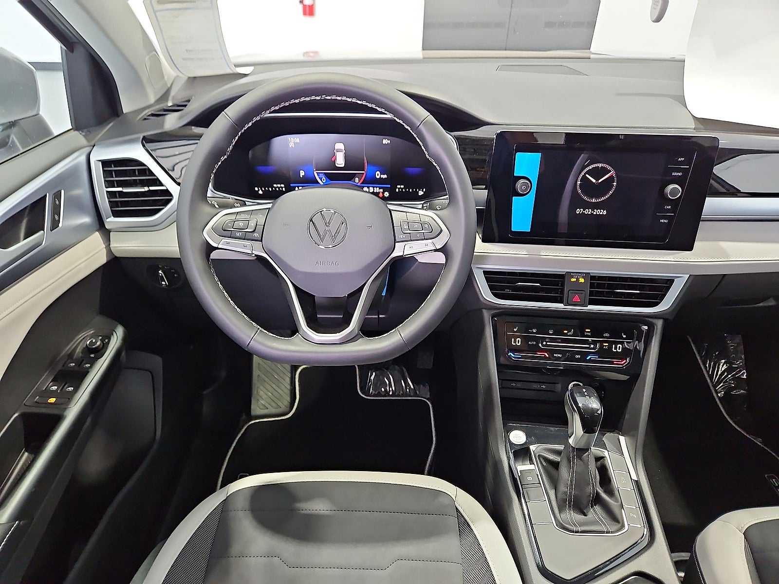 2026 Volkswagen Taos SE