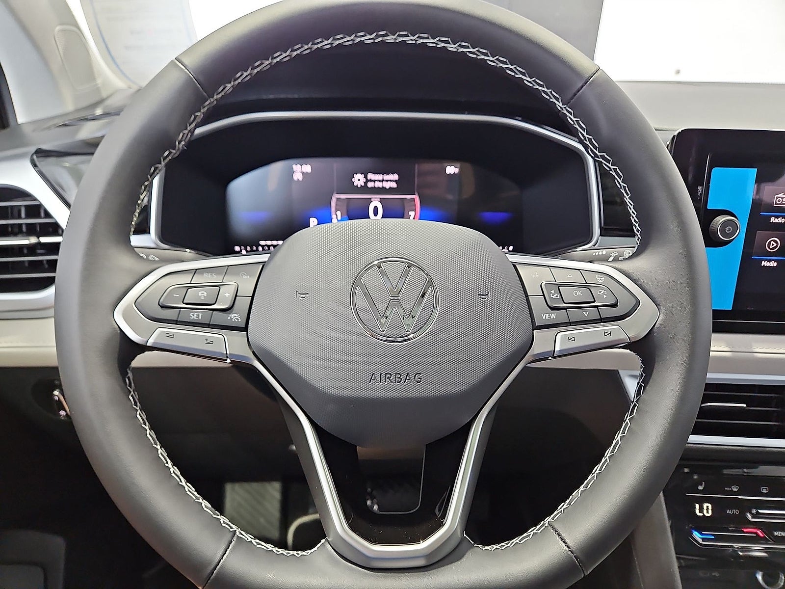 2026 Volkswagen Taos SE