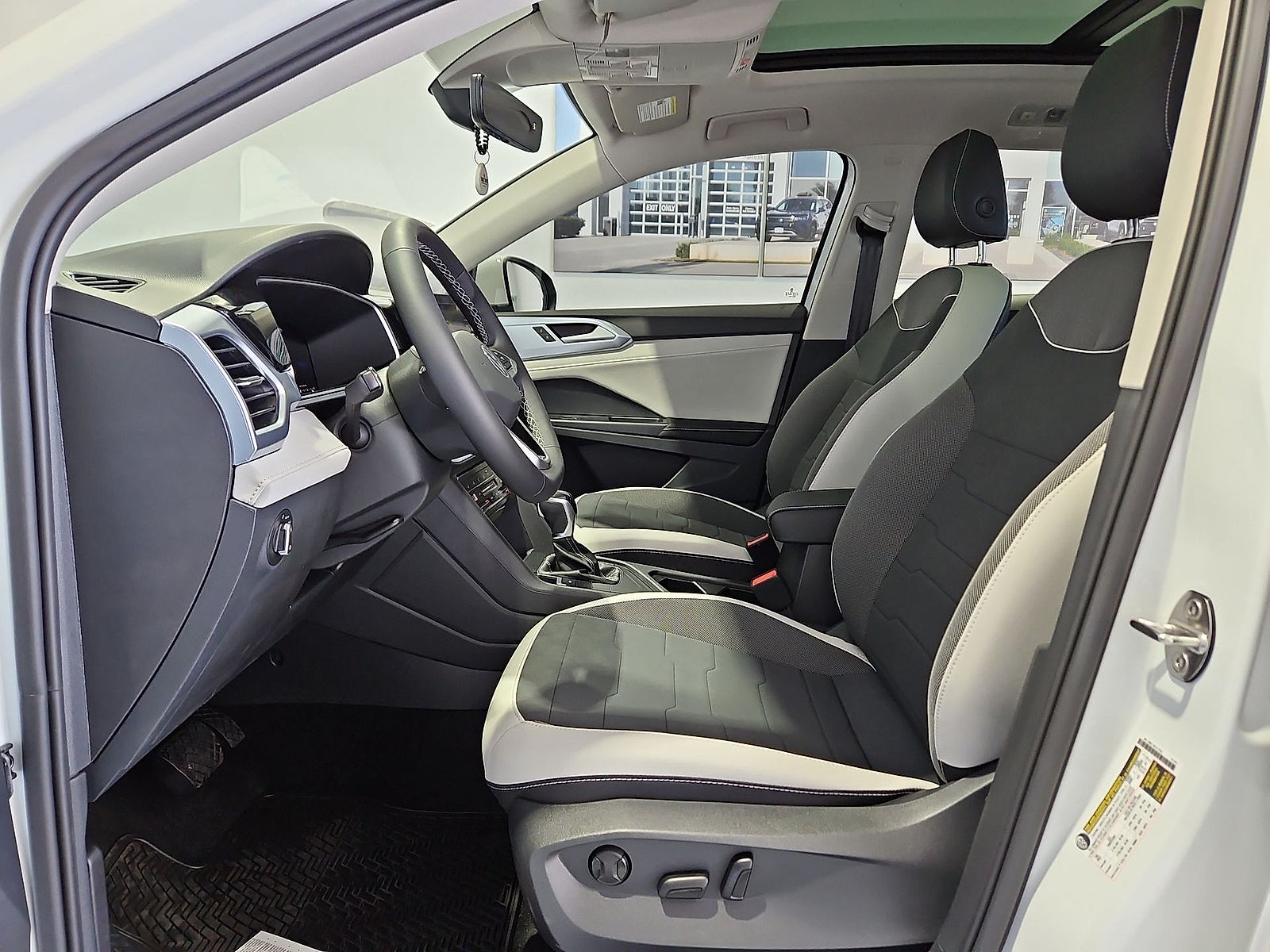 2026 Volkswagen Taos SE