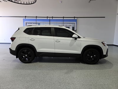 2026 Volkswagen Taos SE