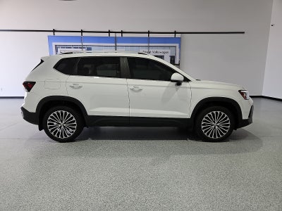 2026 Volkswagen Taos SE