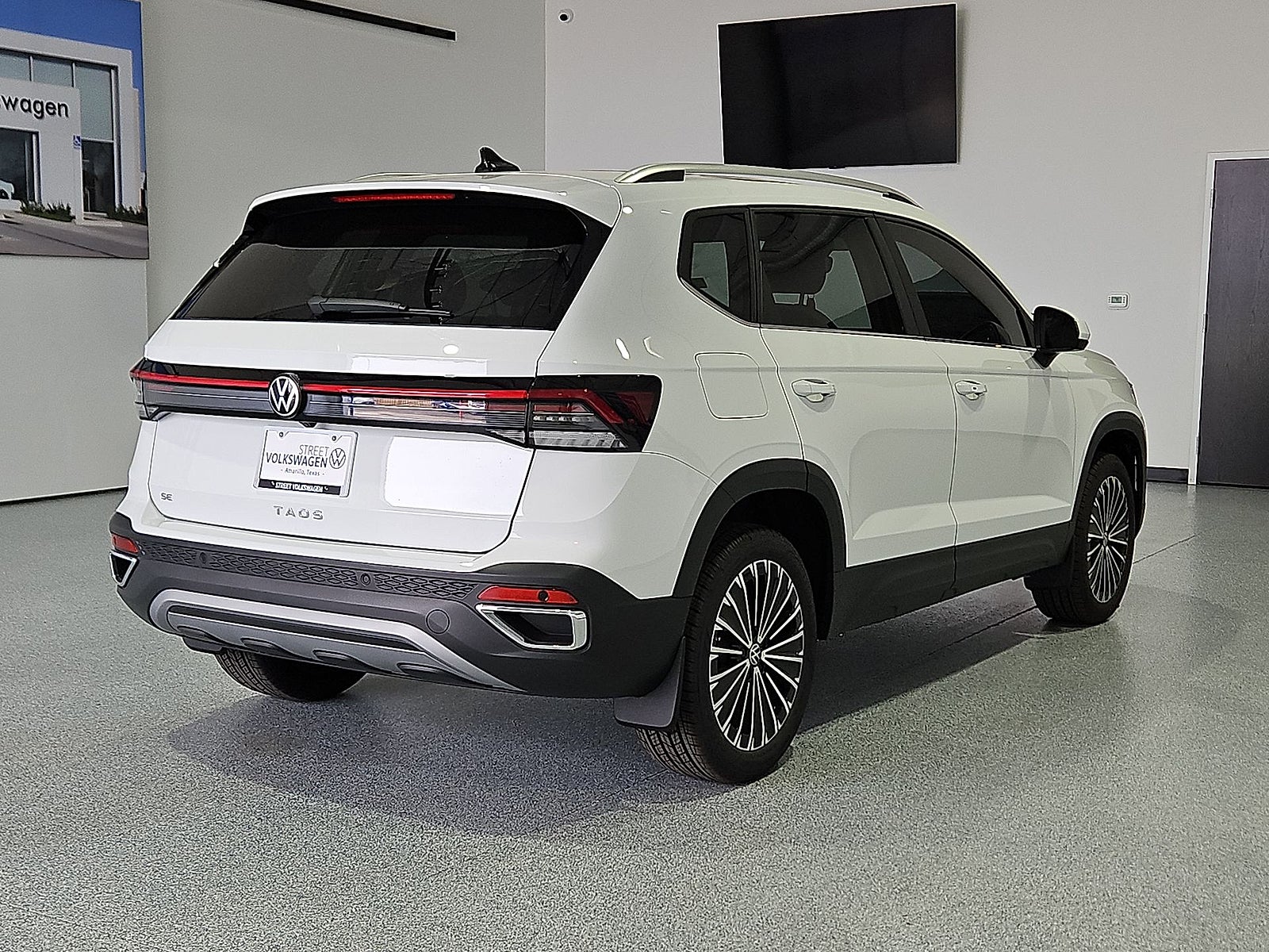 2026 Volkswagen Taos SE