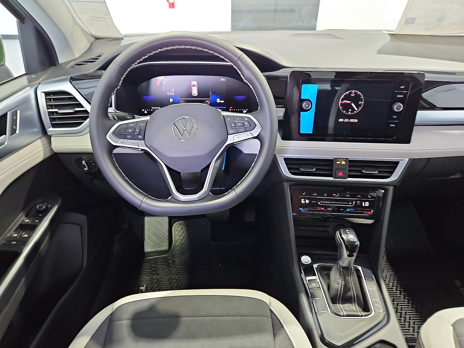 2027 Volkswagen Taos SE