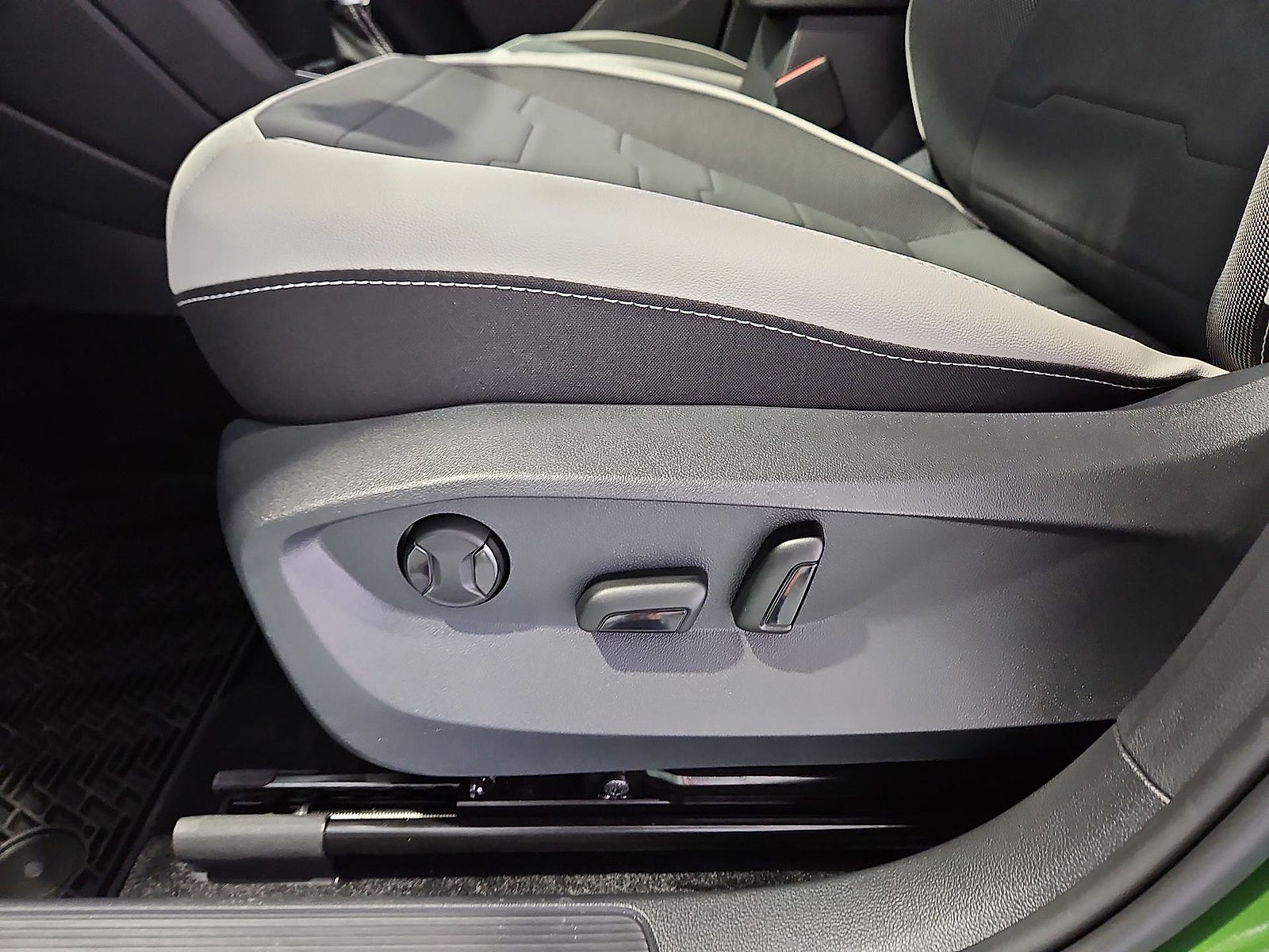2027 Volkswagen Taos SE