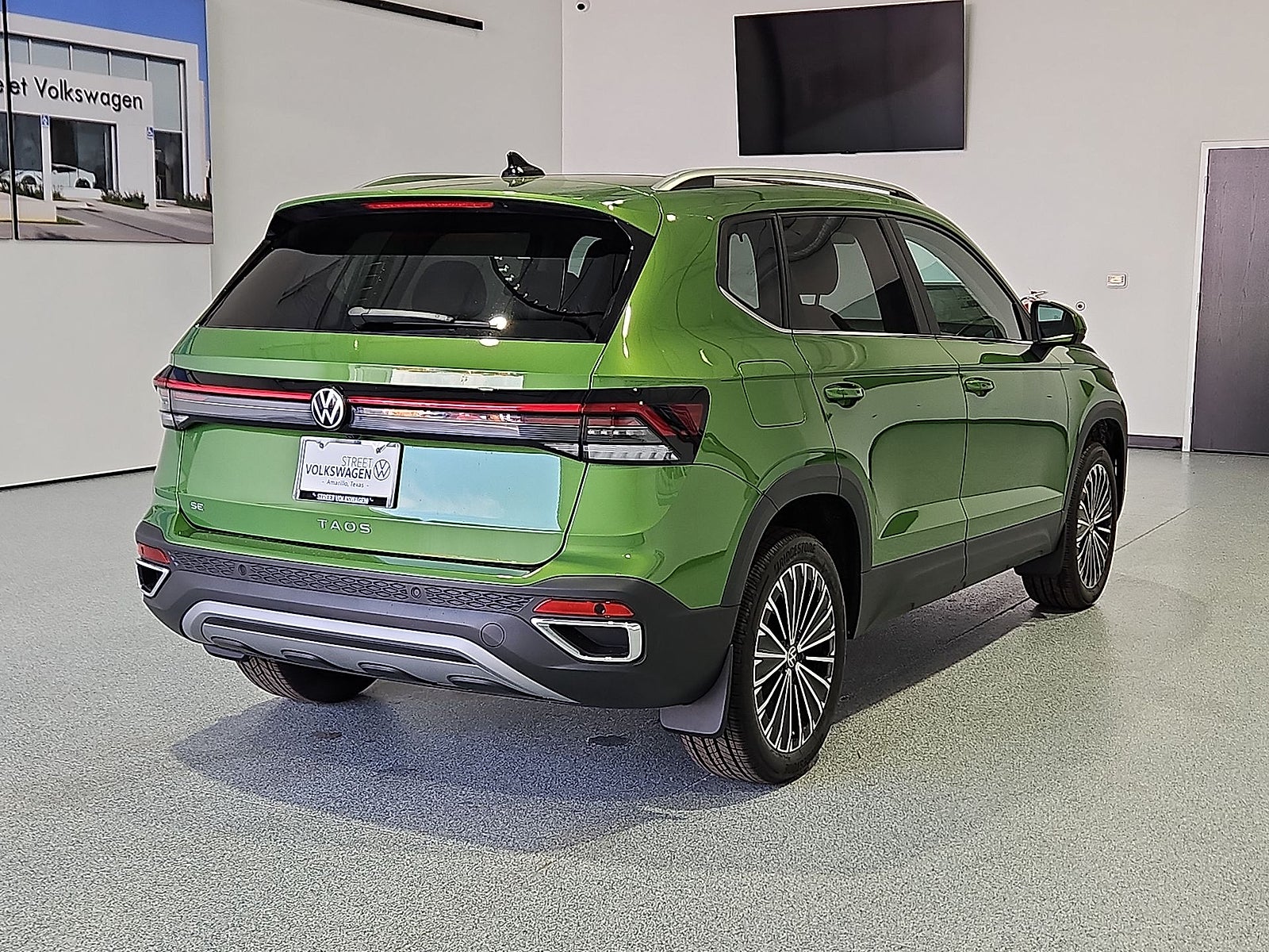 2027 Volkswagen Taos SE