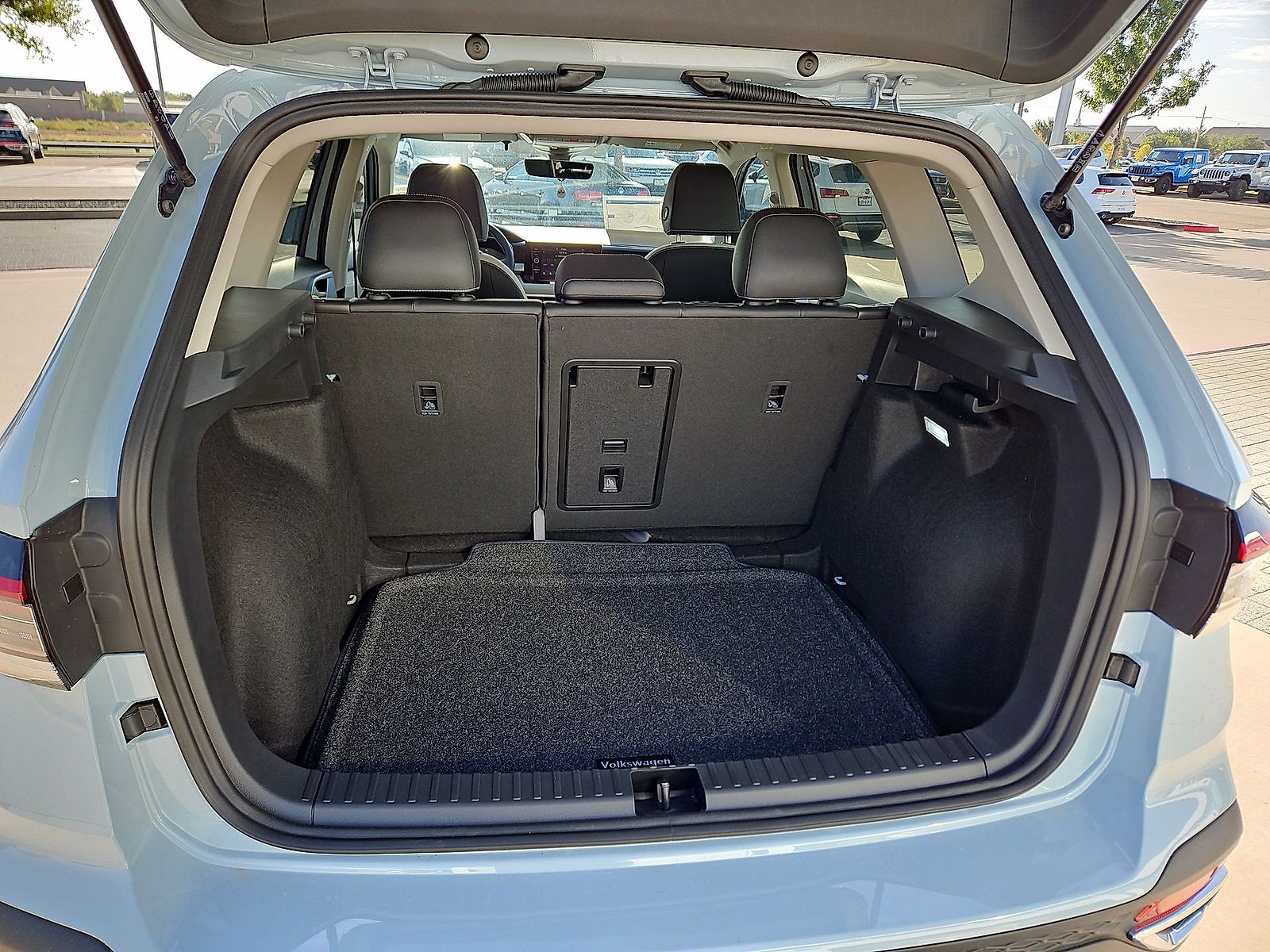 2027 Volkswagen Taos SE