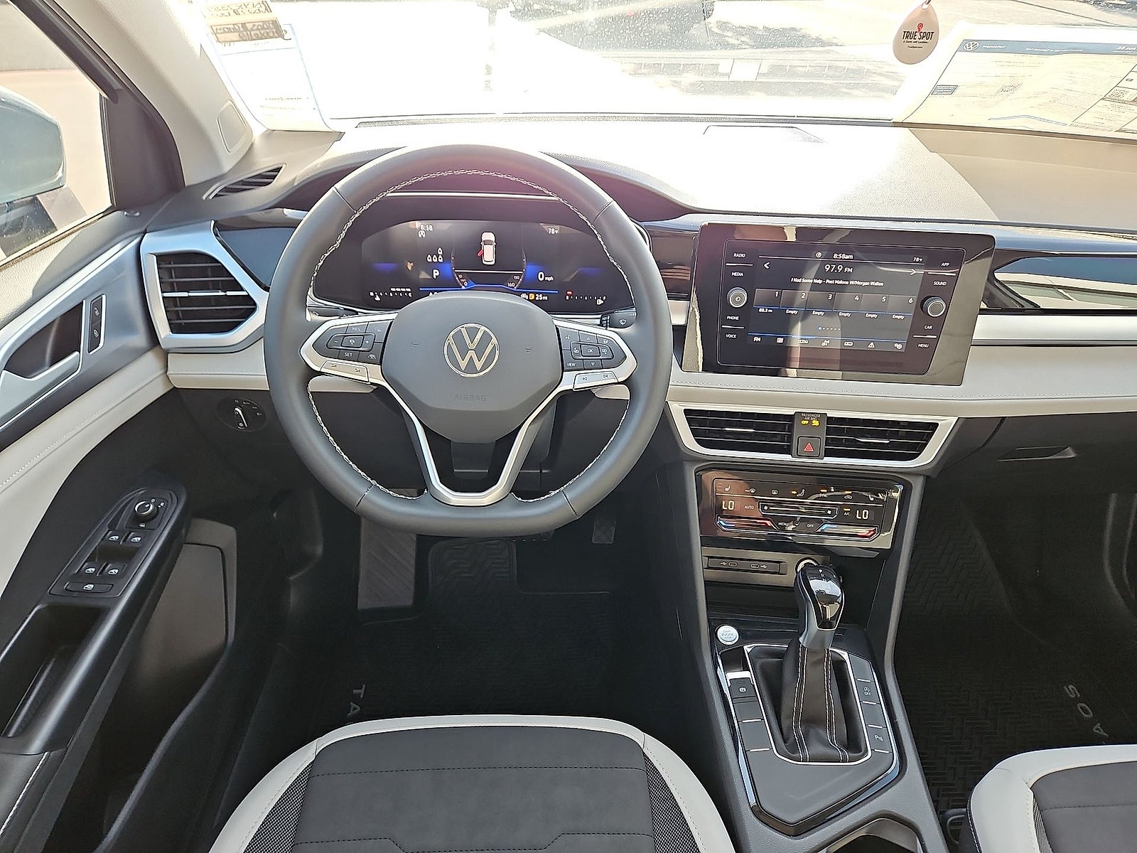 2027 Volkswagen Taos SE