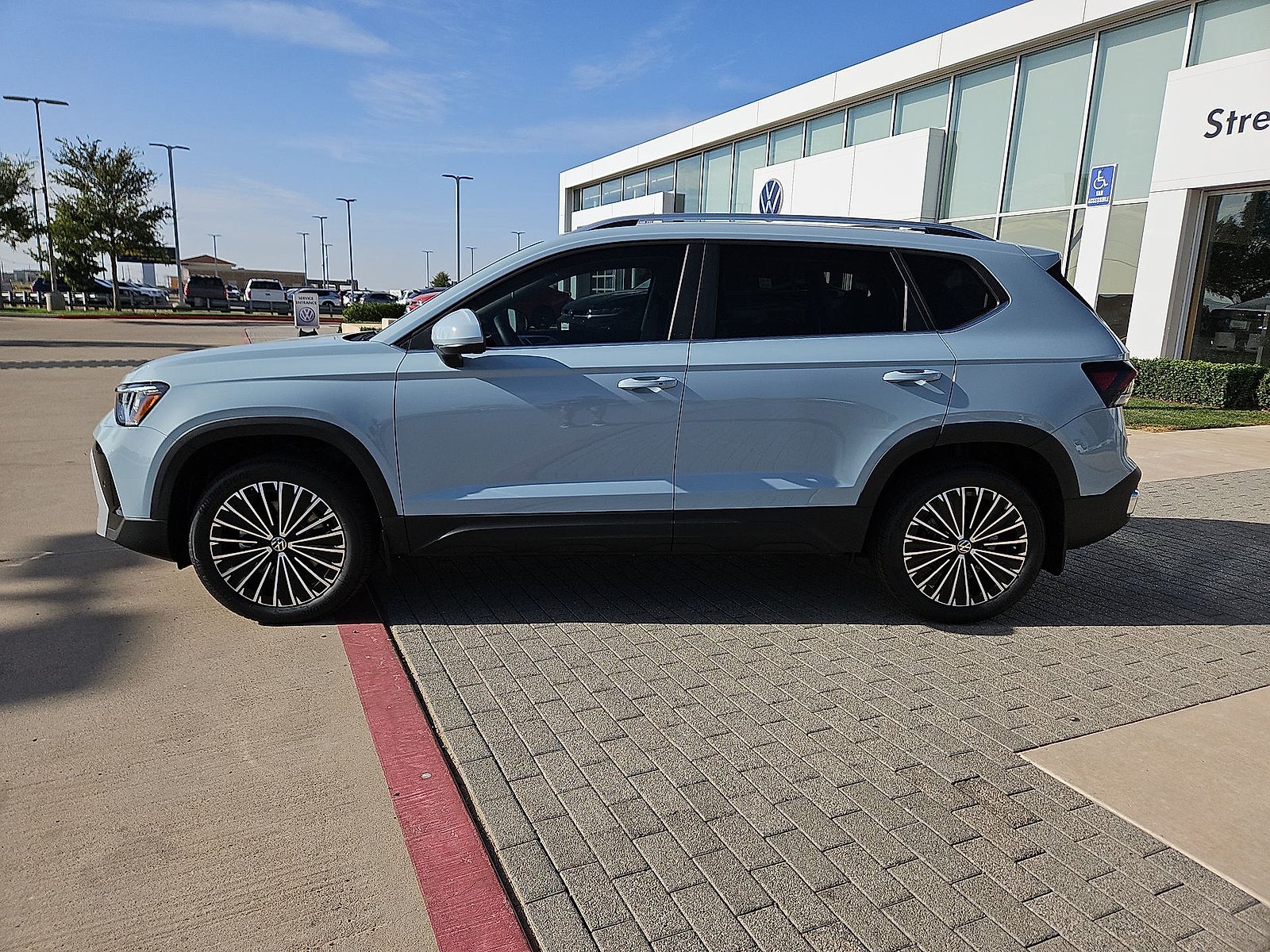 2027 Volkswagen Taos SE