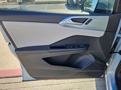 2027 Volkswagen Taos SE