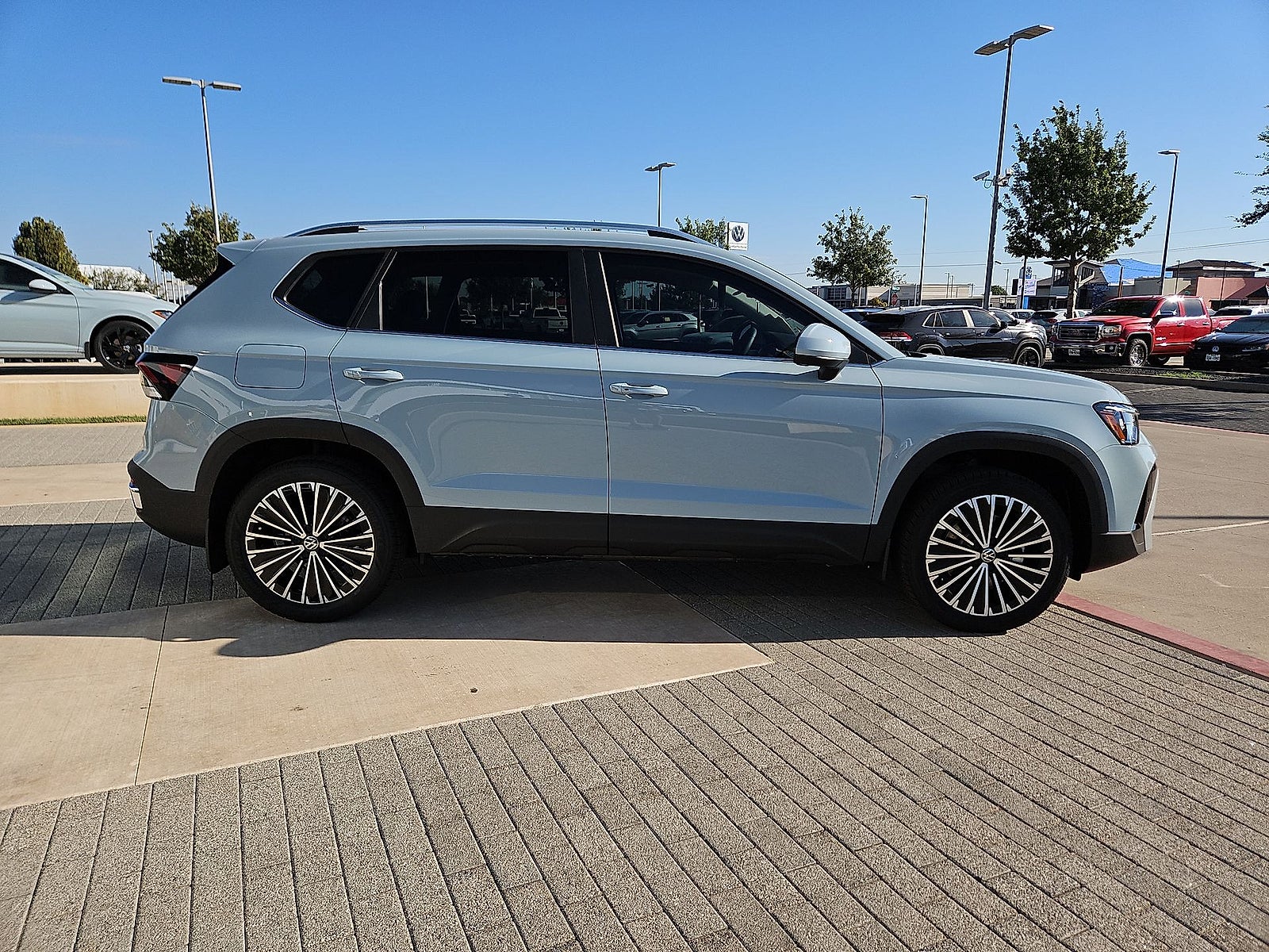 2027 Volkswagen Taos SE