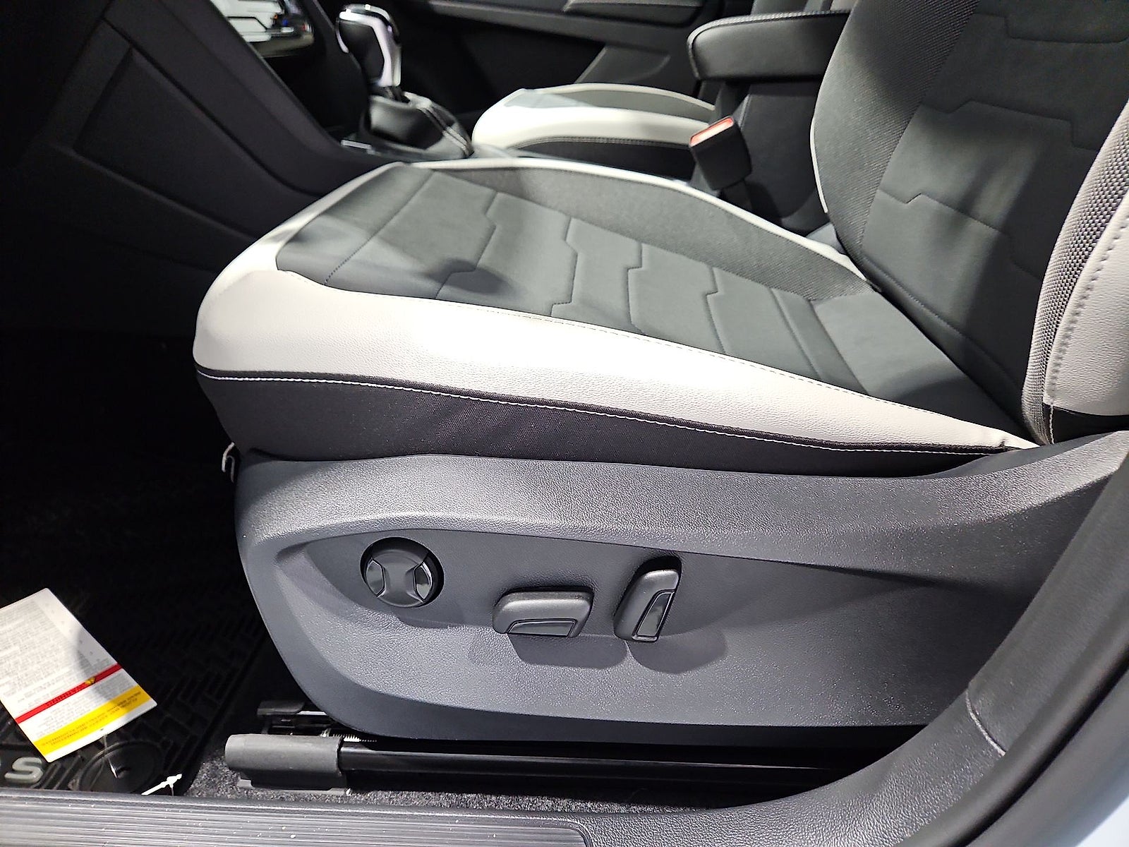2027 Volkswagen Taos SE