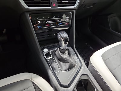 2027 Volkswagen Taos SE