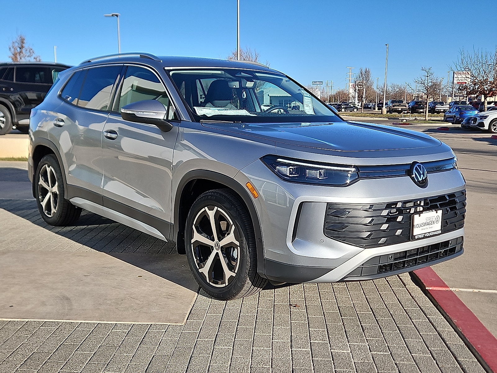 2026 Volkswagen Tiguan 2.0T SE