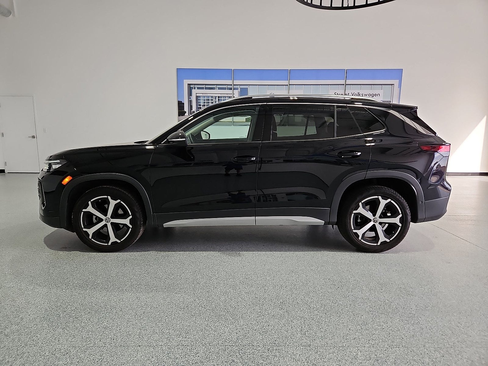 2025 Volkswagen Tiguan 2.0T SE