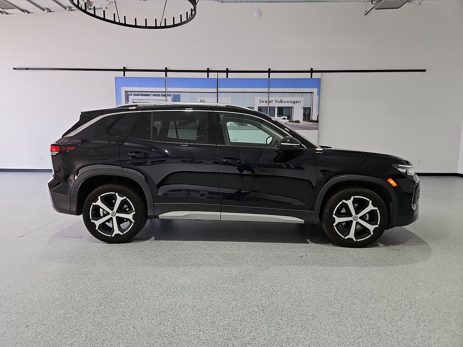 2025 Volkswagen Tiguan 2.0T SE