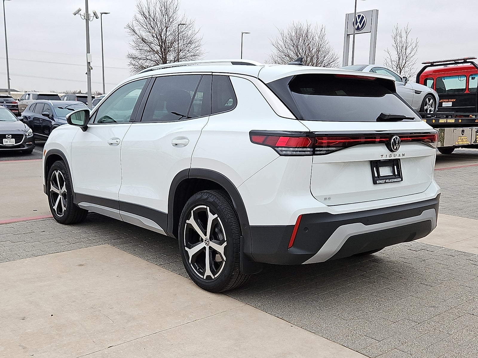 2025 Volkswagen Tiguan 2.0T SE