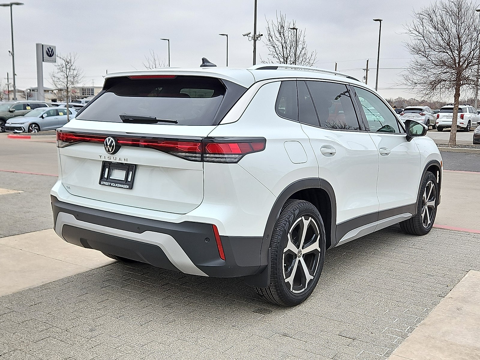 2025 Volkswagen Tiguan 2.0T SE